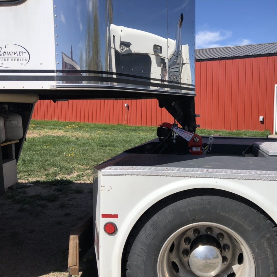 Shocker Gooseneck Surge Installed on Sundowner