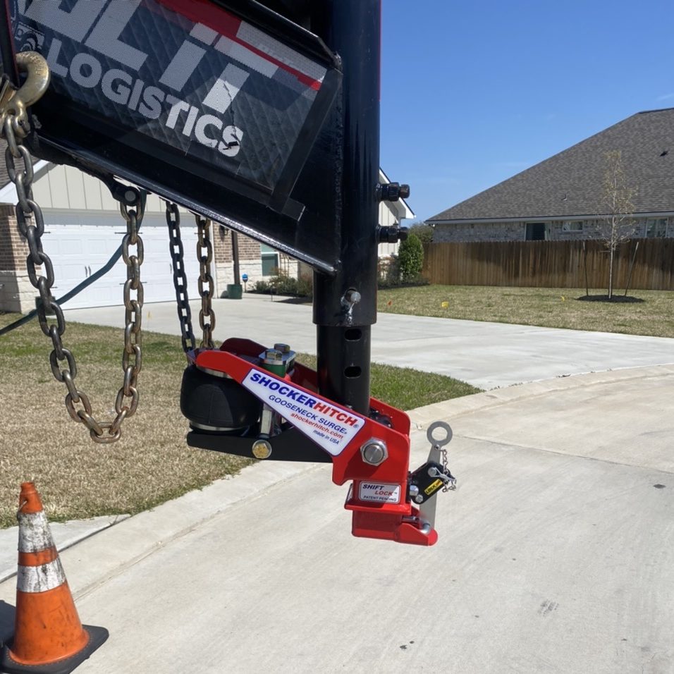 Shocker Gooseneck Air Hitch & Coupler Installed - Round Angled Pin