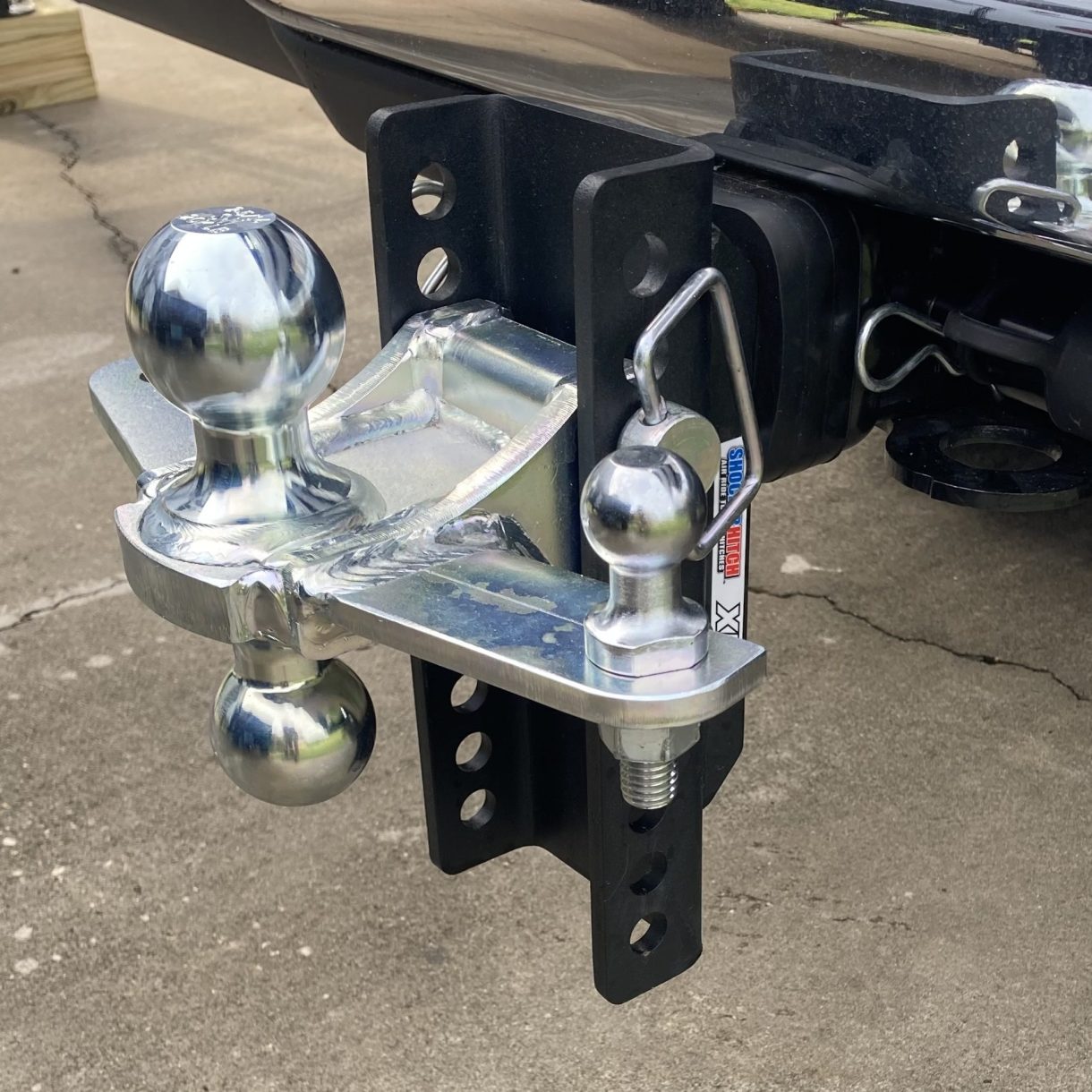 Shocker XR Combo Ball with Sway Tabs - (Shown with 1-1/4" balls, which is sold separately)