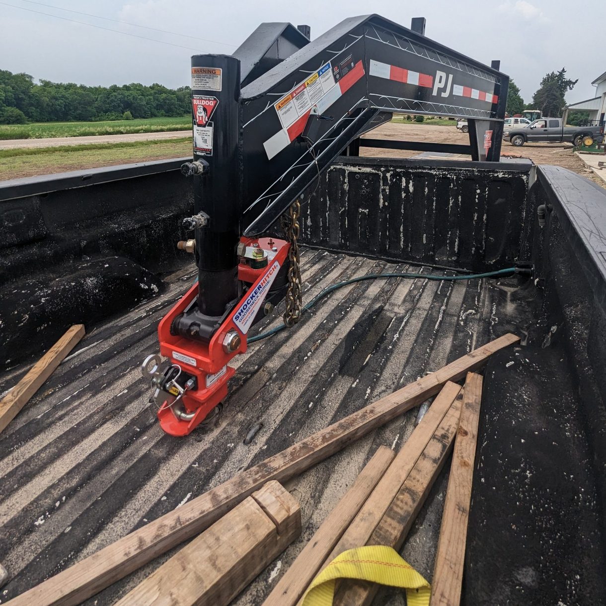 Gooseneck Air Hitch & Coupler on PJ (Round Stem - Angled Pin)