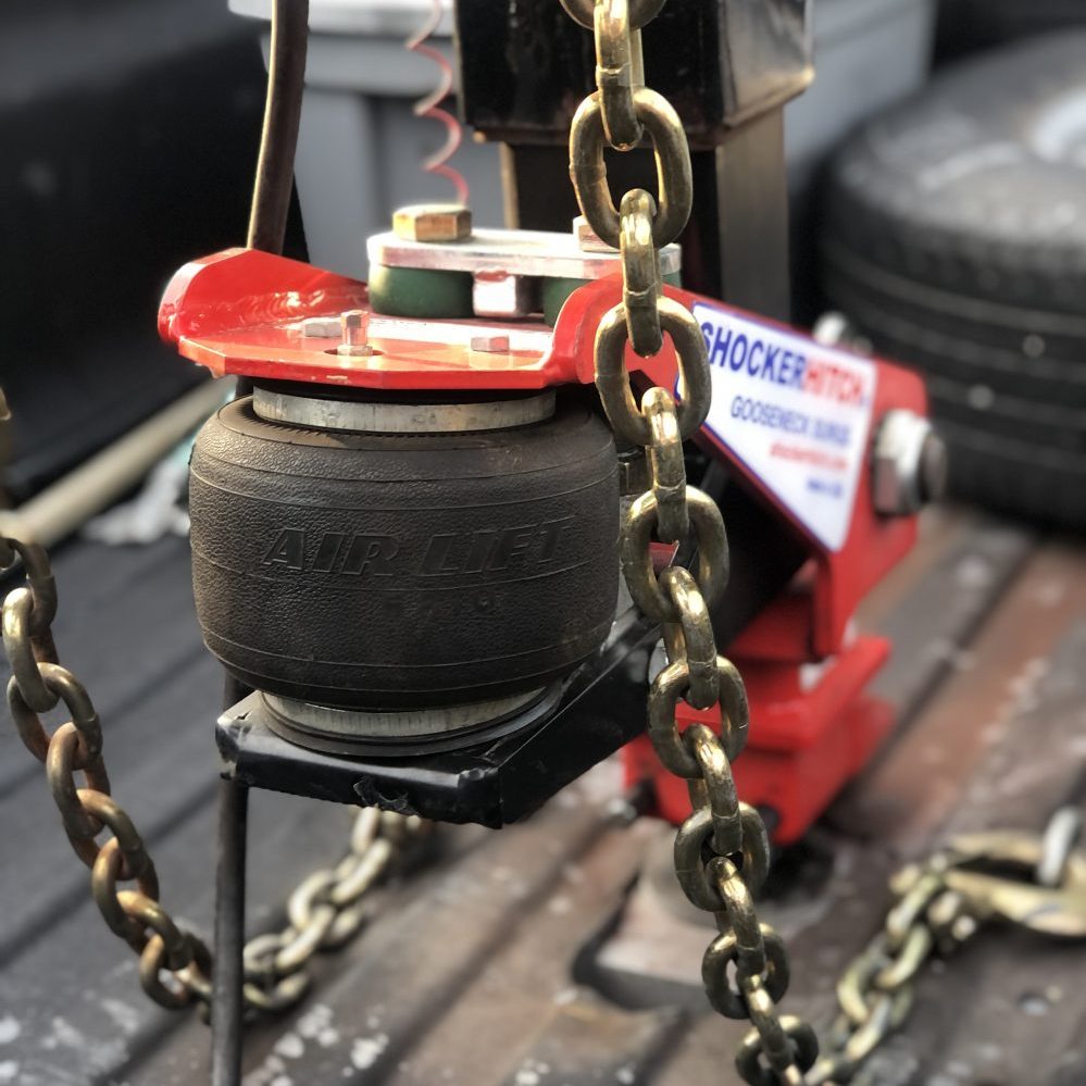 Shocker Gooseneck Air Hitch & Coupler Hooked up (Square Stem)