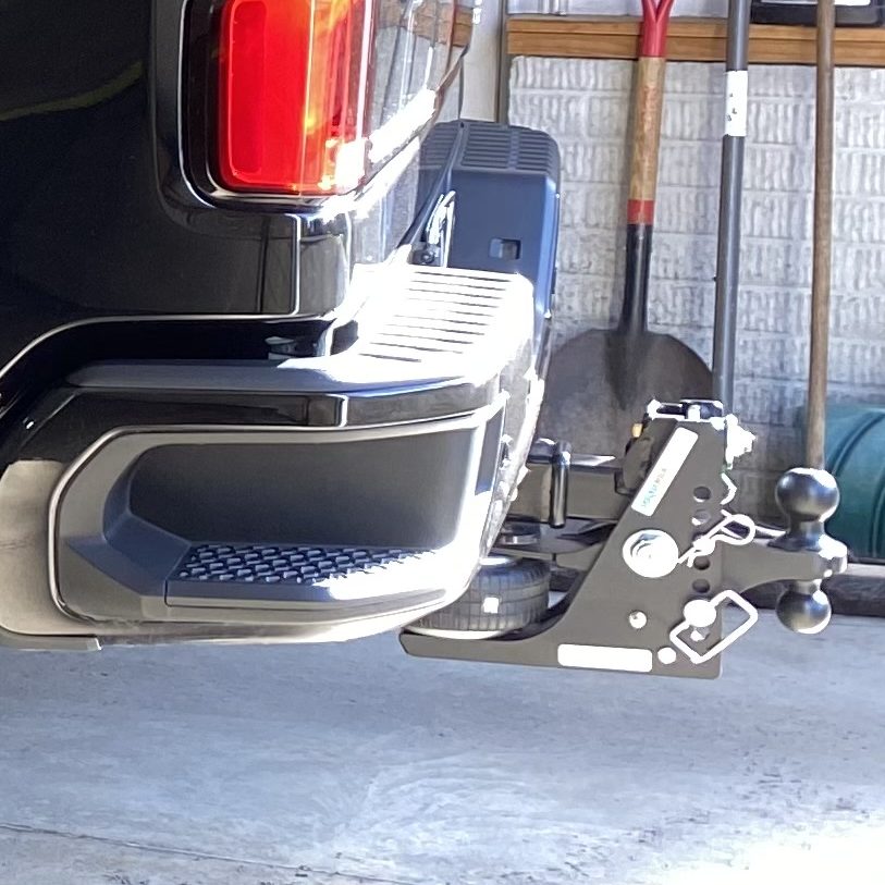 Shocker HD Max Black Air Hitch with Black Combo Ball Installed