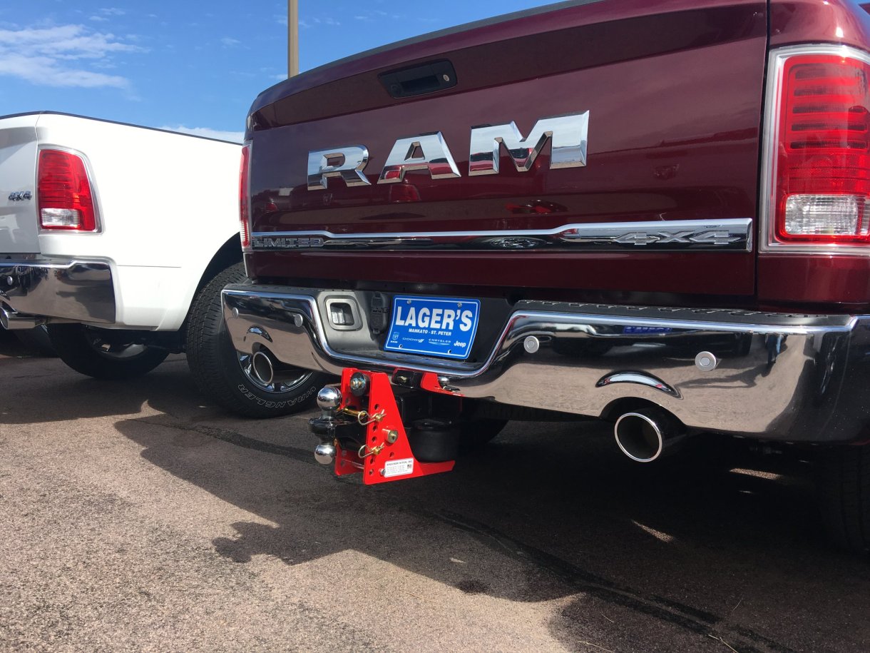 Refurbished Shocker Air Hitch with Combo Ball Mount